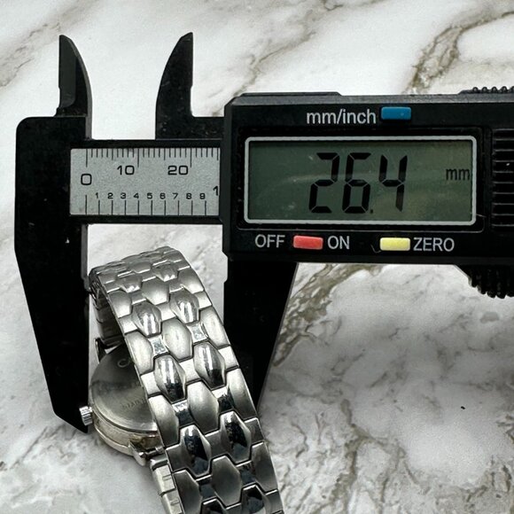 3/$30 Carriage Watch Women Silver Tone Easy To Read Dial Stretch Band 6.5" - Picture 9 of 11